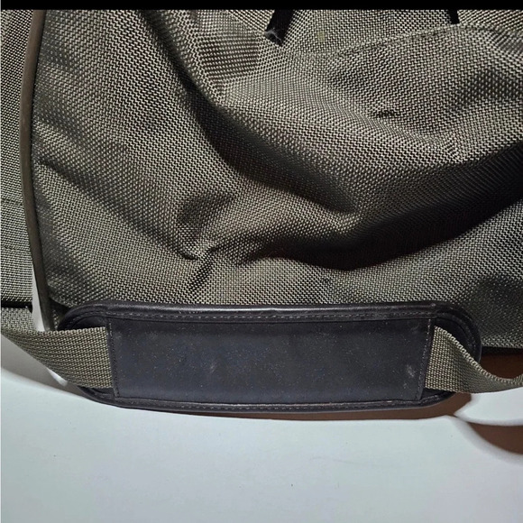 hartmann beige Ballistic Nylon overnight train case Weekender Duffle Travel Bag - Picture 3 of 11